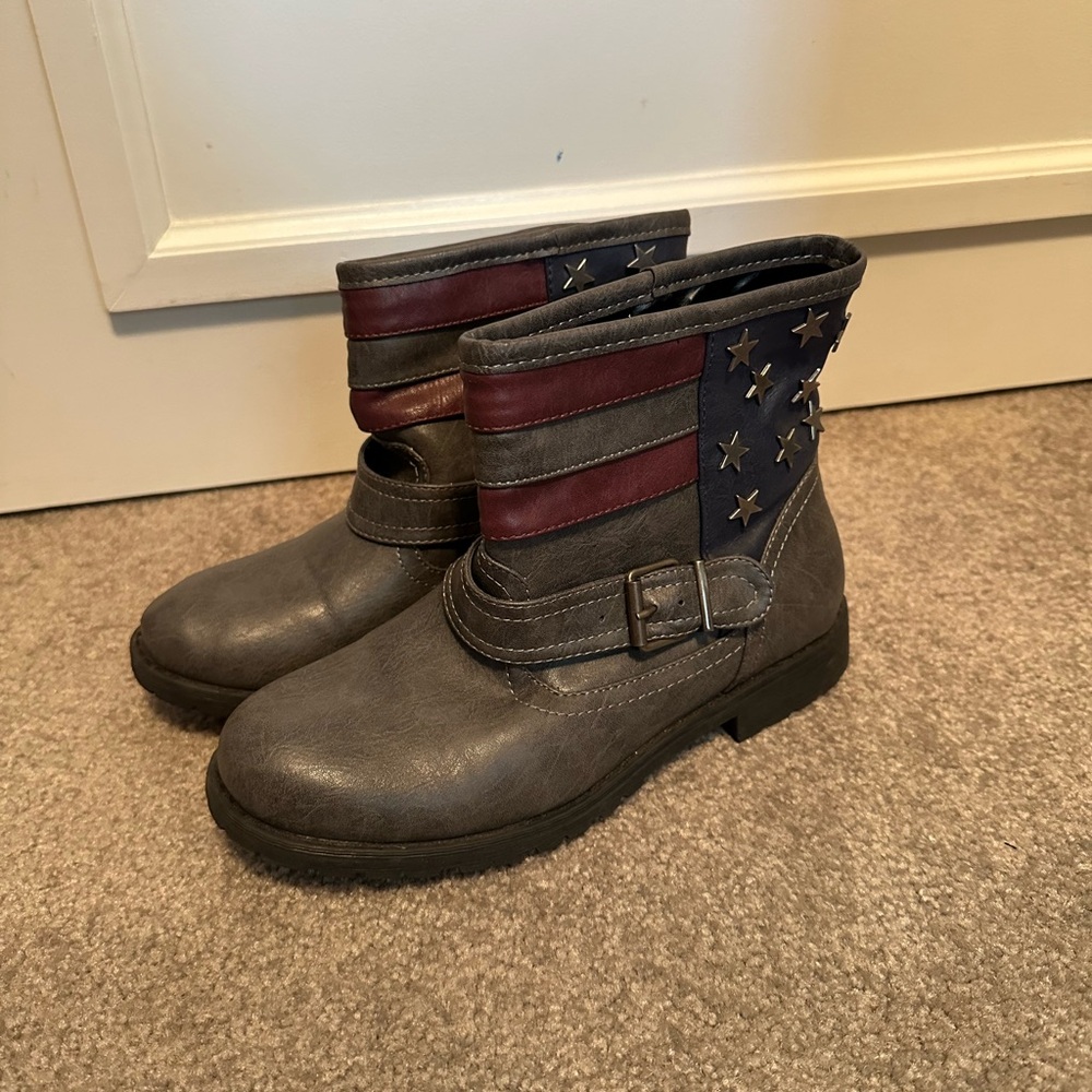 Women’s Size 5.5 Combat Boots, Charcoal Gray with Patriotic Design, Gently Worn